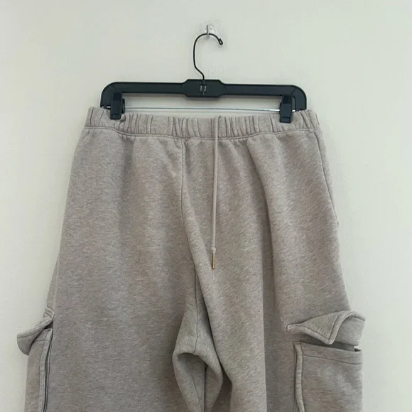 Abercrombie & Fitch Light Gray Cargo Joggers - Picture 11 of 12